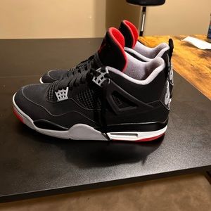 Air Jordan retro 4 bred
